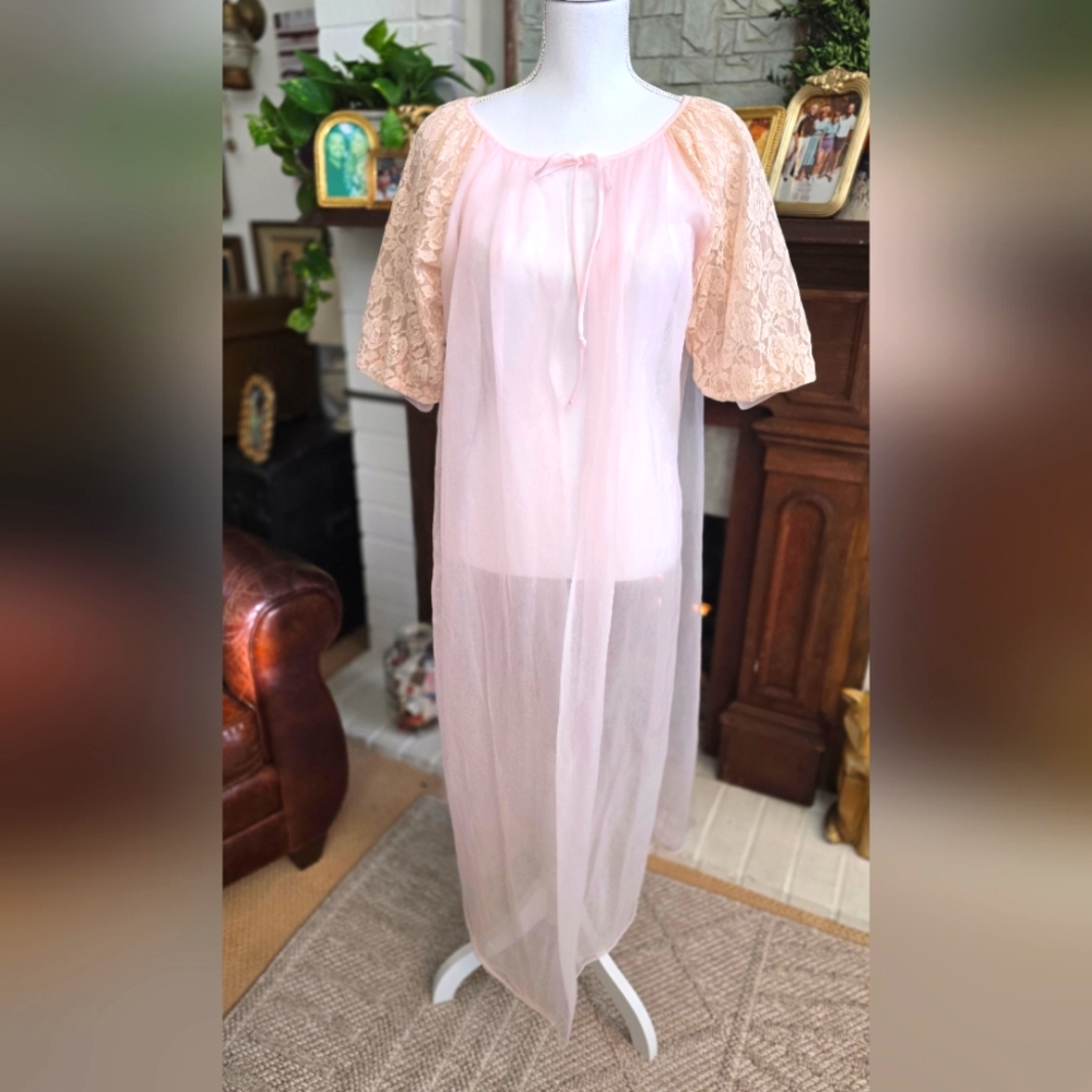 VINTAGE 1950's PINK PUFF LACE SLEEVES NYLON ROBE COVERUP Size M